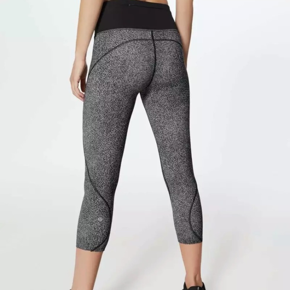 NEW LULULEMON Run the Day Crop HR 21” Fractal Dark Starlight Black Nulux 4 NWOT